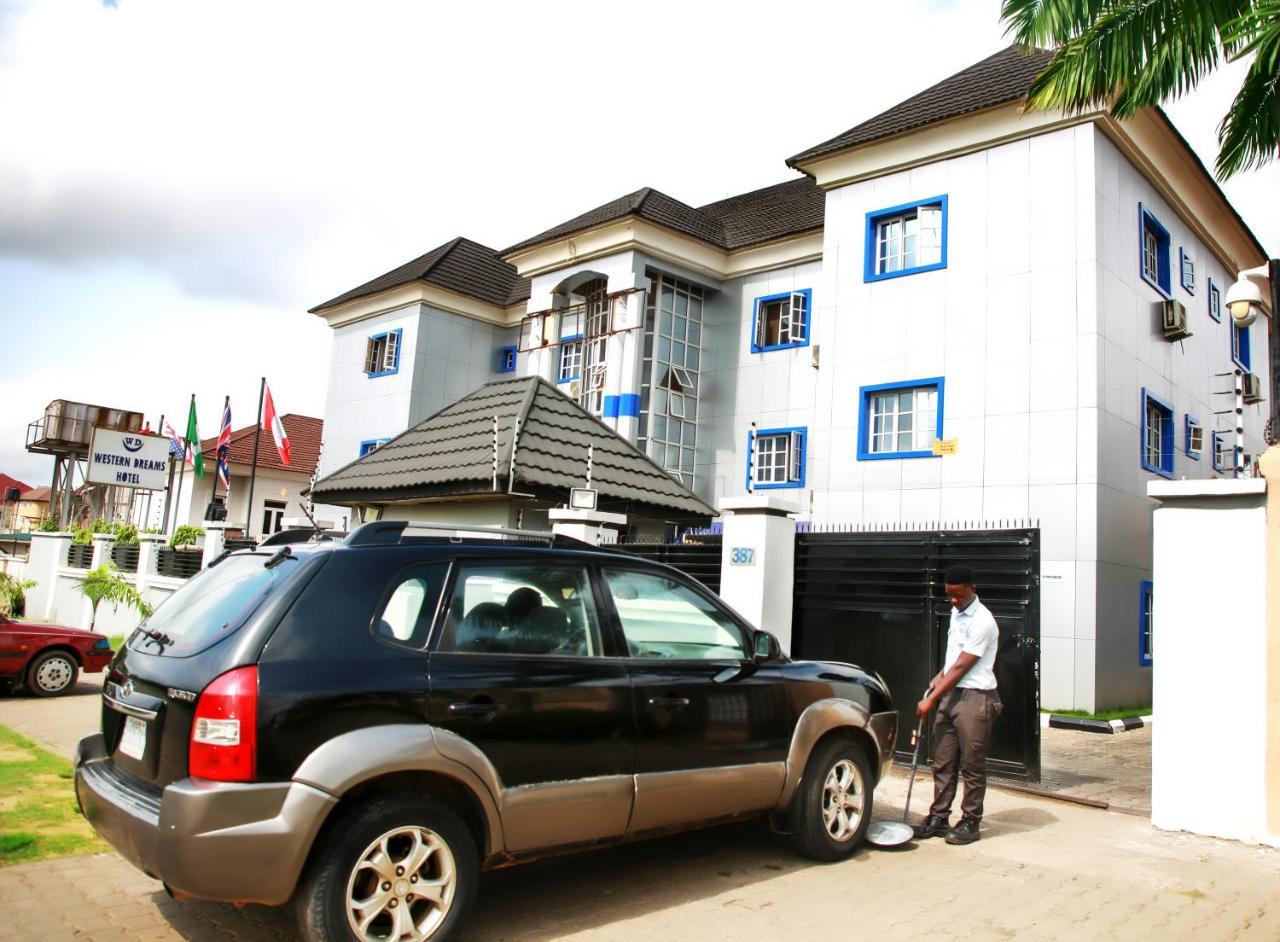 Western Dreams Hotel Abuja Eksteriør billede