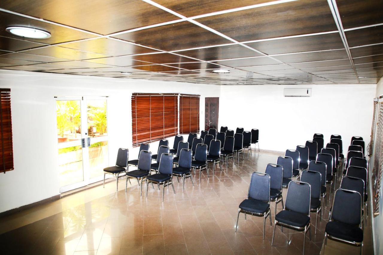 Western Dreams Hotel Abuja Eksteriør billede